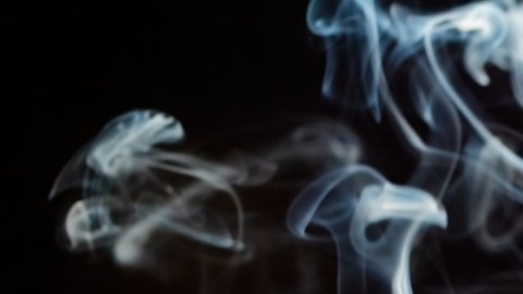Quemar incienso en casa puede afectar la salud de tus pulmones: por qué