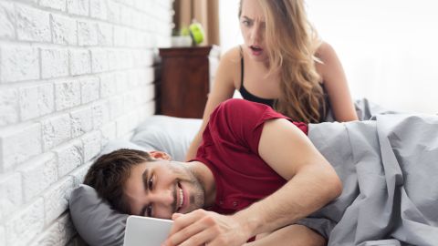 La infidelidad podría ser un problema en la relación de 3 signos zodiacales.