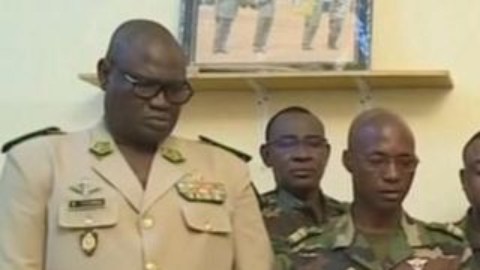 El portavoz del grupo de militares es el coronel mayor Amadou Adramane.
