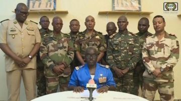 El portavoz del grupo de militares es el coronel mayor Amadou Adramane.