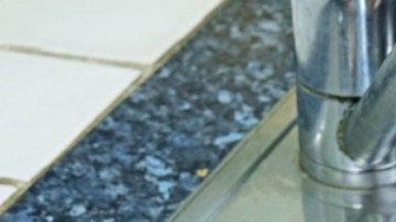 Hallaron una bacteria potencialmente mortal en cargamento de pollo cocido en Reino Unido