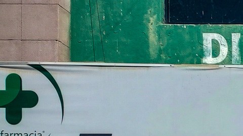 Miles de estadounidenses visitan  Tijuana diariamente para comprar medicinas.