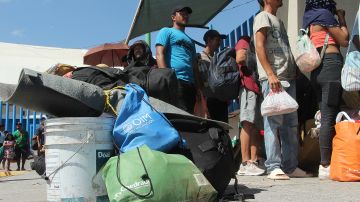 Cientos de inmigrantes se negaron a abandonar un campamento en Matamoros, México.