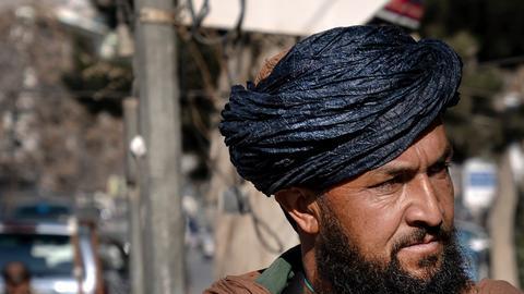 Con opresión, hambre y anarquía en sus calles, situación humanitaria en Afganistán al borde del abismo