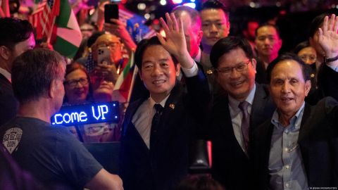 Paso de vicepresidente taiwanés en EE.UU. enfurece a China