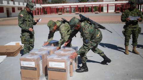 Ecuador elige presidente en medio de clima de miedo