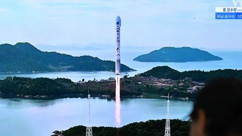 Corea del Norte lanza satélite espía y fracasa en su intento