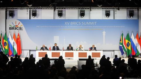 Argentina, entre los seis países admitidos por los BRICS