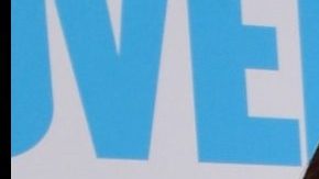 Alessandra Rosaldo, Eugenio Derbez y Fiona en el estreno de"Overboard" en 2018.