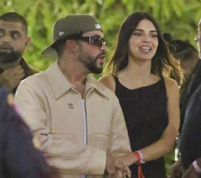 Bad Bunny y Kendall Jenner llegando al concierto de Drake en Los Ángeles.