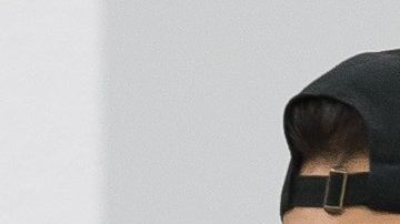 Britney Spears y Sam Asghari en el aeropuerto de Miami.