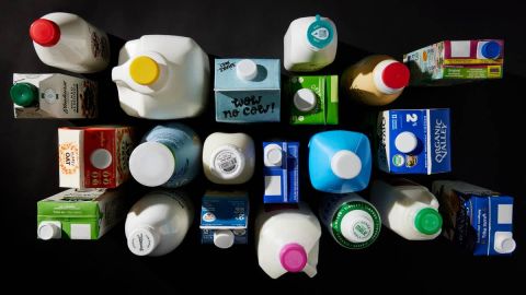 CR-Magazine-InlineHero-Which-Milk-Should-You-Drink-2309-0723