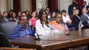 La exasambleísta Cindy Montañez es reconocida en el Concejo de Los Ángeles. (Cortesía)