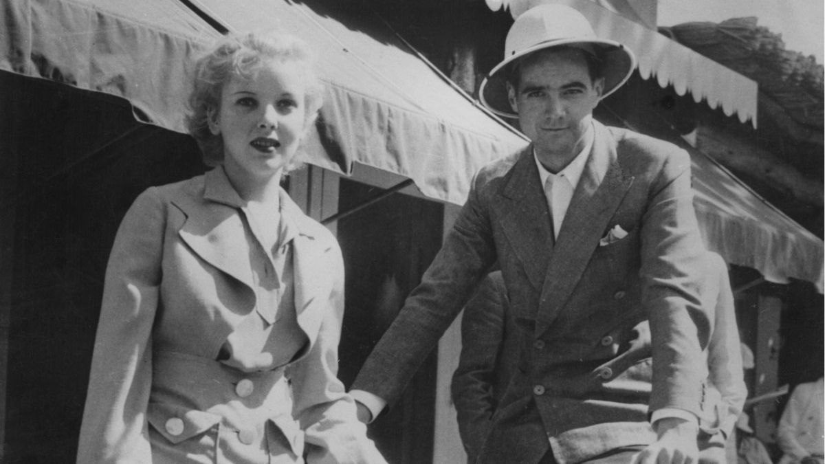 La antigua casa del fallecido director Howard Hughes busca nuevos dueños.
