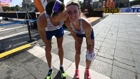Dominik Cerný y Hana Burzalova se comprometieron en la meta tras su participación en el Mundial de Atletismo.