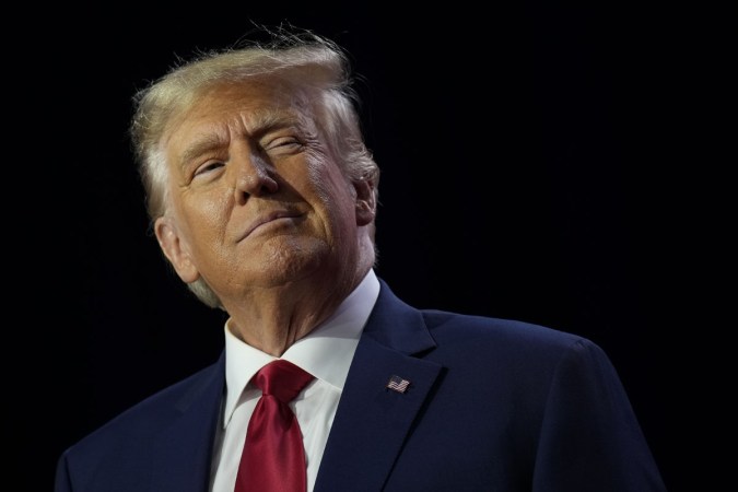 Donald Trump continúa bajo la lupa