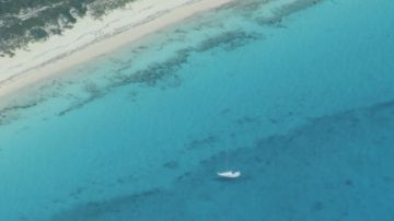 Guardacostas rescataron a hombre que estuvo varado por 3 días en una isla deshabitada de Bahamas