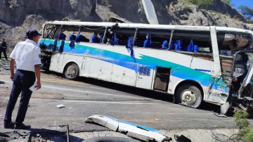 15 mexicanos y un venezolano entre los muertos del accidente de autobús registrado al sur de México