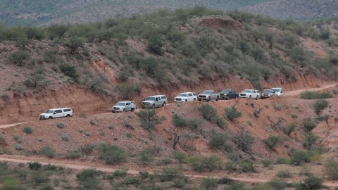 Convoy de camionetas