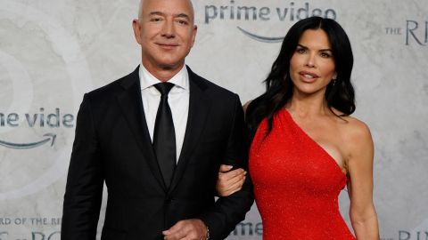 Jeff Bezos y Lauren Sánchez ofrecieron $100 millones de ayuda a Maui.