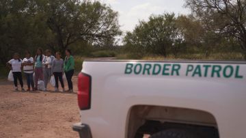 Eagle Pass se rebela contra gobierno de Texas y evita uso de parque público para detener migrantes