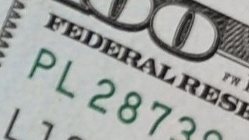 El dólar logró un avance mínimo frente al peso mexicano este lunes.