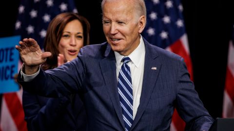 El mensaje del presidente Joe Biden y la vicepresidenta Kamala Harris resonará entorno al debate republicano.