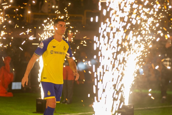 CR7, el primer gran fichaje del fútbol árabe. Yasser Bakhsh-Getty Images.