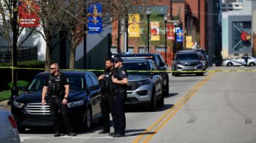 Dos muertos y cinco heridos en un tiroteo registrado en el centro de Louisville