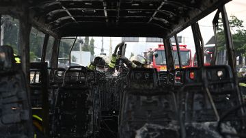 Choque de autobús en Pakistán deja 20 muertos y decenas de heridos