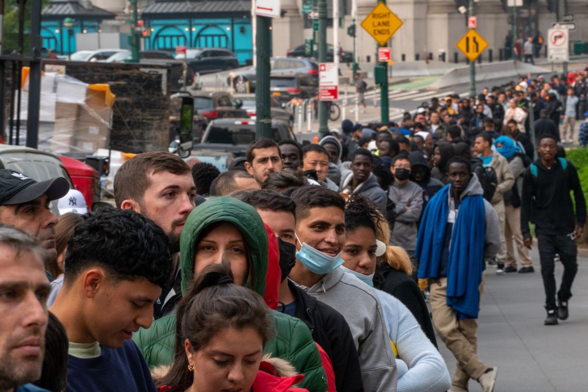 La llegada de más de 100.000 inmigrantes en el último año sigue a un ritmo alto e imparable.