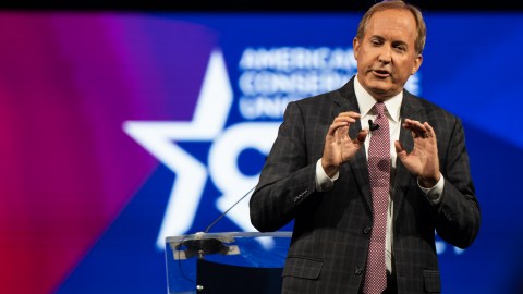 Ken Paxton durante la Conferencia de Acción Política Conservadora CPAC el 11 de julio de 2021 en Dallas, Texas.