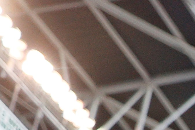 El corredor Alex Collins #41 de los Seattle Seahawks saluda mientras camina fuera del campo durante los calentamientos antes del inicio de su juego contra Los Angeles Rams en Lumen Field el 07 de octubre de 2021. Foto: Steph Chambers/Getty Images.