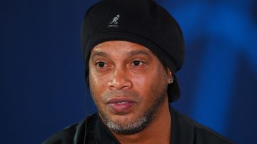 Ronaldinho fue acusado de estafar varios millones de dólares.