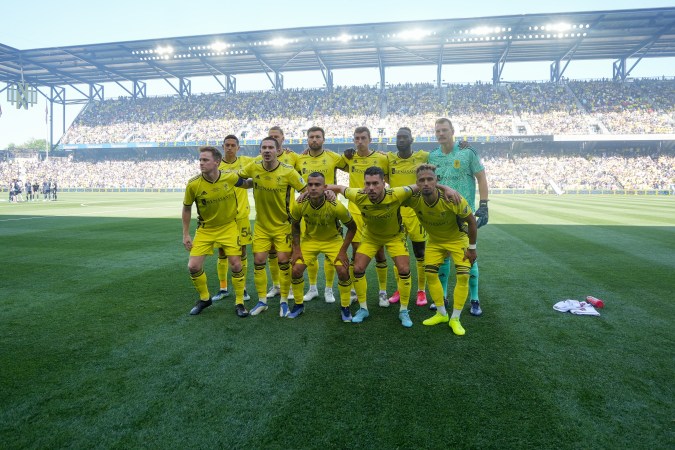 La alineación titular de Nashville SC posa para una foto de grupo antes del primer partido inaugural en casa entre Philadelphia Union y Nashville SC en GEODIS Park. Foto: Mickey Bernal/Getty Images.