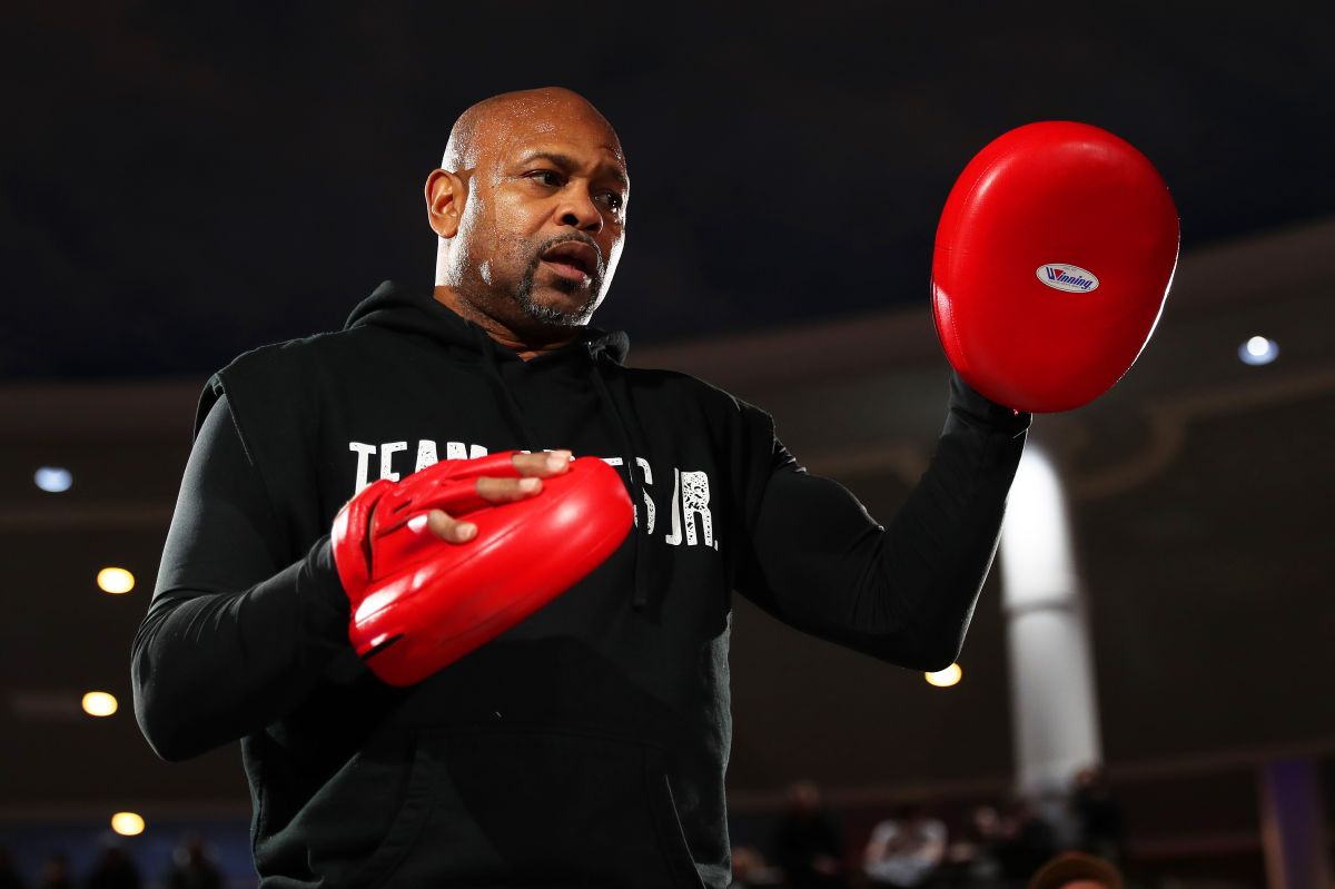 A Roy Jones Jr. le parece arriesgado que Jermell Charlo suba dos divisiones.