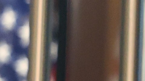 Gobernador de Illinois firma prohibición de la publicidad de armas de fuego que sea atractiva para niños