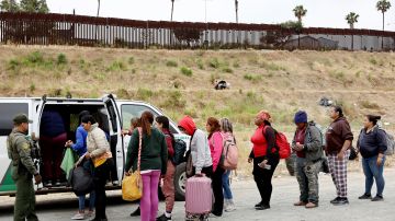 En tres meses, EE.UU. ha expulsado a más de 145,000 migrantes que llegaron a la frontera