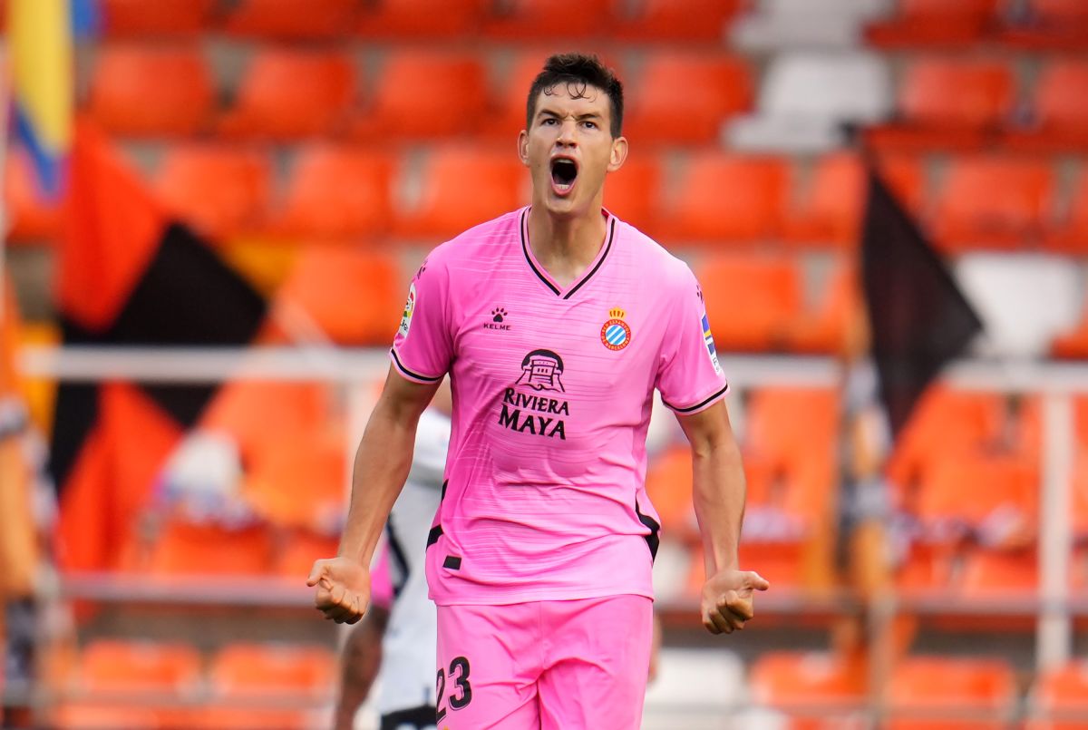 César Montes celebra un gol con el Espanyol. Foto: Getty images