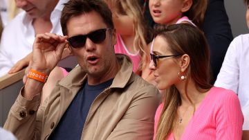 Tom Brady y Jelena Djokovic durante un partido de tenis de Novak Djokovic.