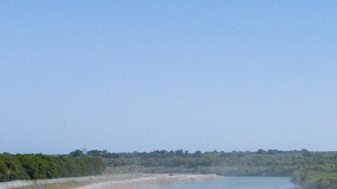 El Gobierno de Texas defiende la instalación de boyas con púas en el Río Grande.