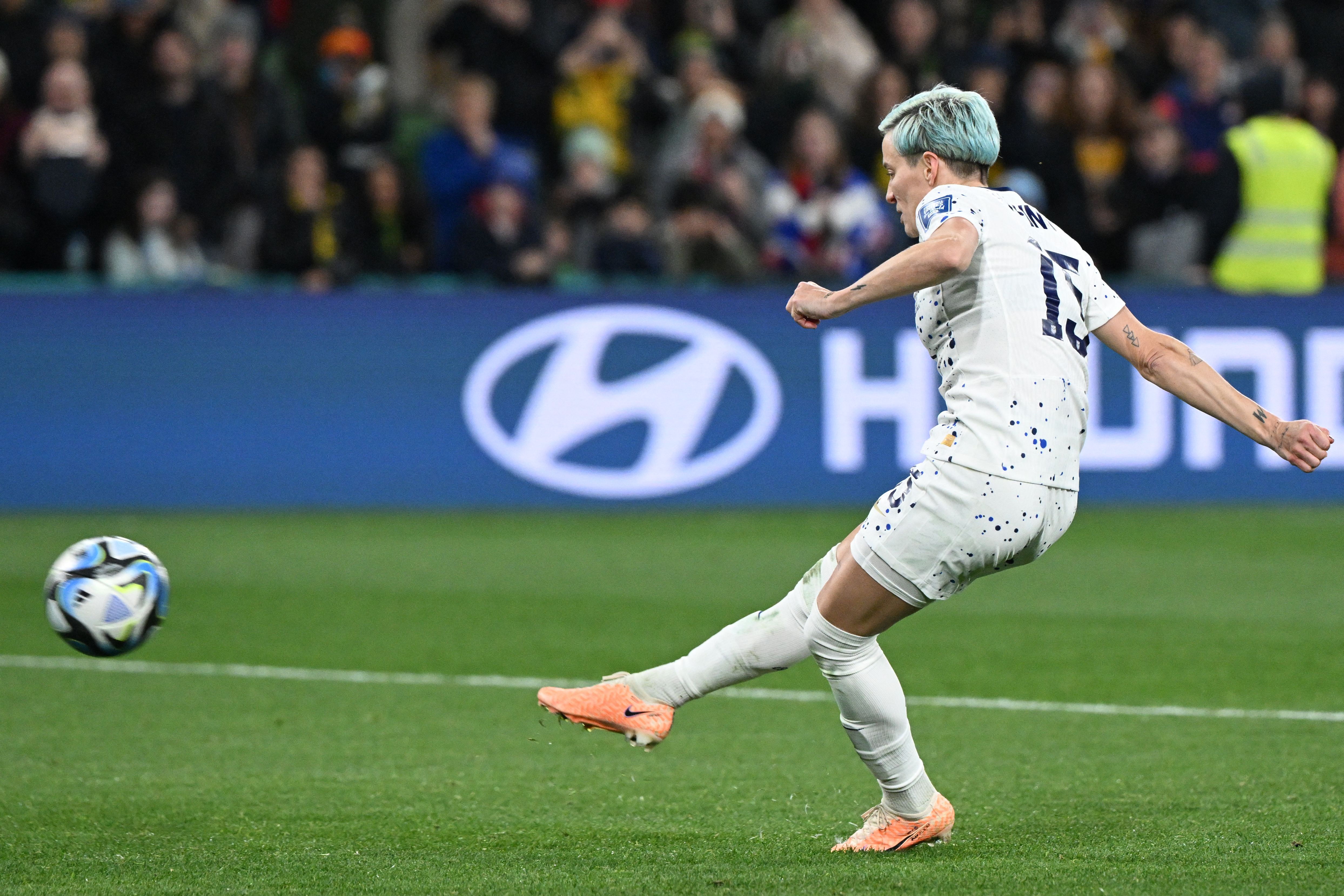 Megan Rapinoe dispara y no anota en la tanda de penales durante el partido de fútbol de octavos de final de la Copa Mundial Femenina de Australia y Nueva Zelanda 2023 entre Suecia y EE. UU. Foto: WILLIAM WEST.