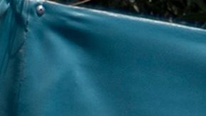 Monumento improvisado en Atenas en honor al fanático del AEK asesinado en un violento enfrentamiento la madrugada del 8 de agosto de 2023.