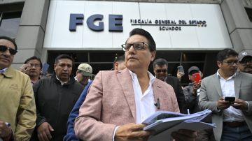 Asesinan en pleno mitin a candidato presidencial de Ecuador, Fernando Villavicencio