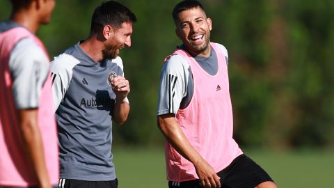 Jordi Alba junto a Lionel Messi durante un entrenamiento del Inter Miami.