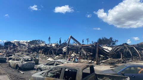 México confirma la muerte de 2 personas mexicanas entre los más de 100 fallecidos por los incendios en Hawaii