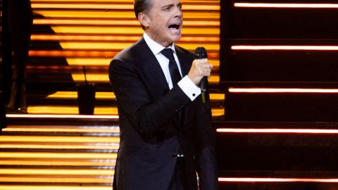 Luis Miguel en su concierto del 4 de agosto de 2023, en el Movistar Arena de Buenos Aires, Argentina.