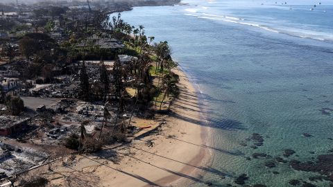 Biden promete que viajará pronto a Hawaii para evaluar el daño causado por los incendios