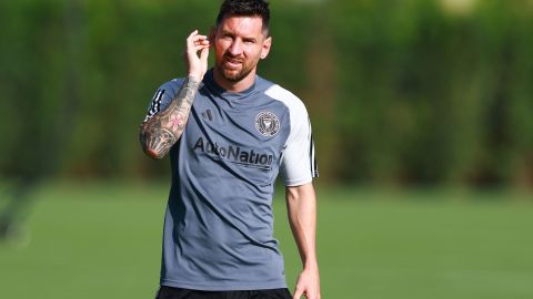 Lionel Messi entrenando con el Inter Miami bajo el inclemente sol veraniego de la costa de los Estados Unidos.