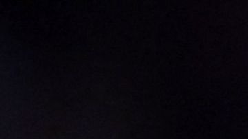 David Coote luego de expulsar a un futbolista del Arsenal por pérdida de tiempo.